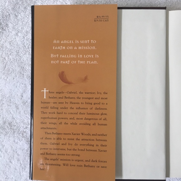 Halo book hard cover NEW - Picture 3 of 5